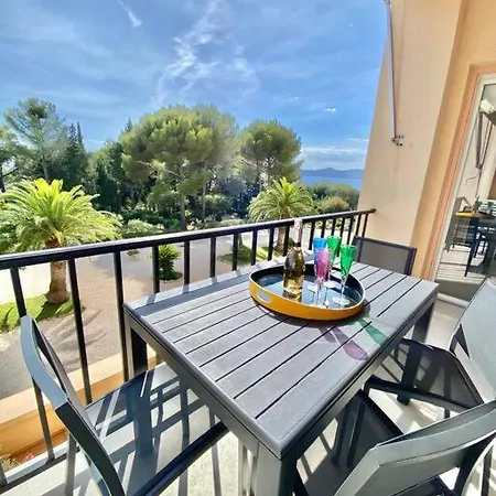 Appt Kris 4 Pax Mer Et Plage A Pieds * Saint-Raphaël